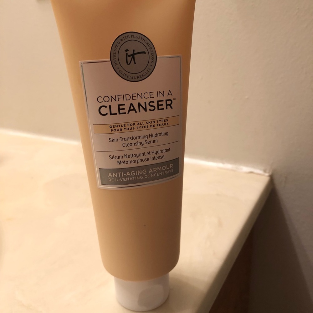 IT Cosmetics— confidence in a cleanser